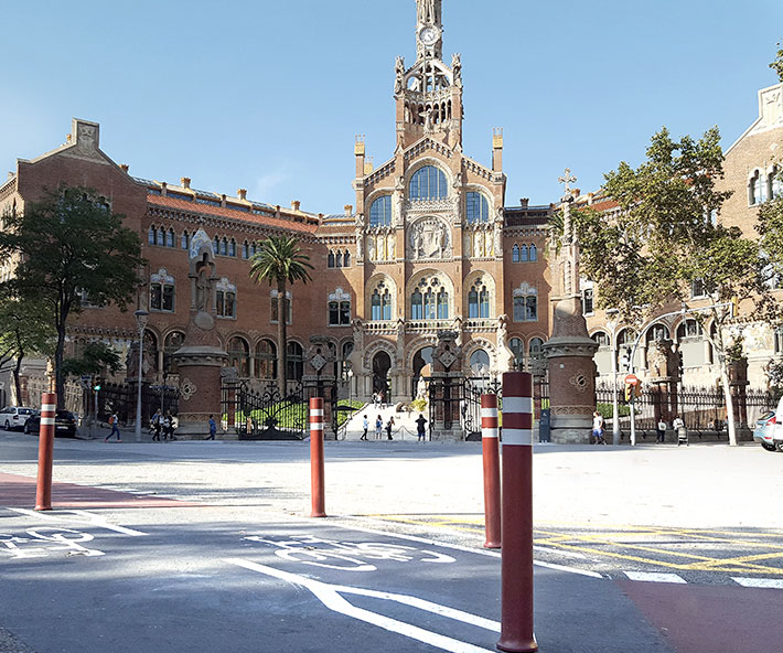 Installazione-dissuasori-flessibili-DT-rossi-piste-ciclabili Barcelona