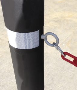 A resist bollard customized with chain 